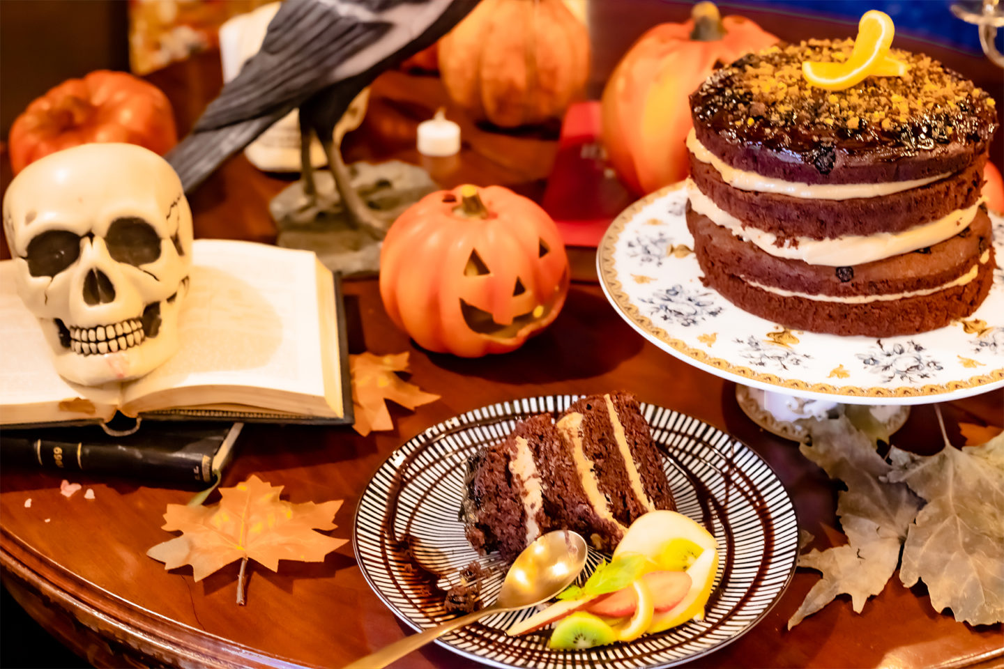 haunted Halloween mansion at Little kook in Downtown Athens, main tea vegan plant-based, glute-free none dairy cake